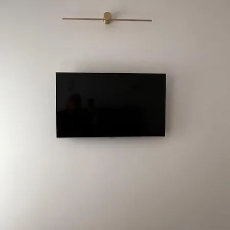 70 Metro Apartment *